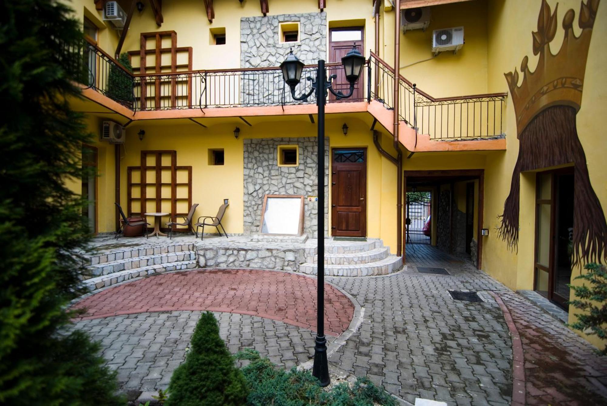 Bed and Breakfast Curtea Brasoveana Екстер'єр фото